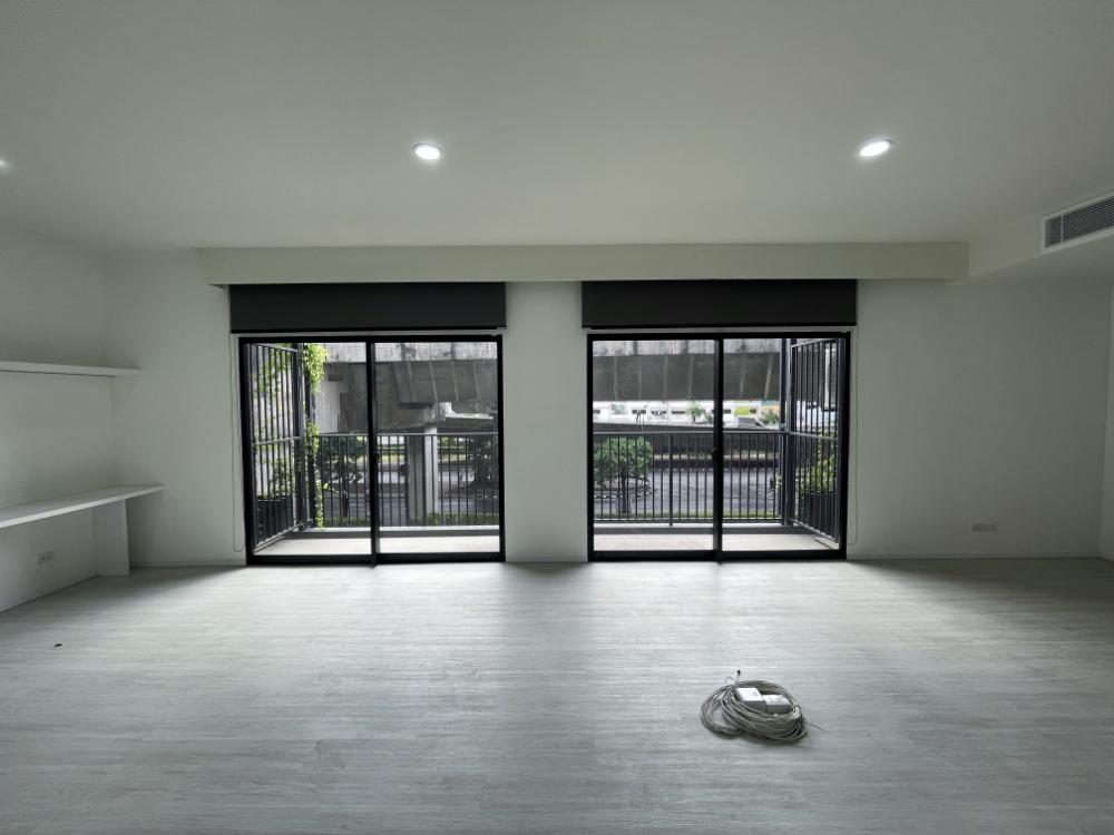 For RentOfficeSathorn, Narathiwat : Office for rent, Sathorn, Charoen Rat, near BTS surasak, 