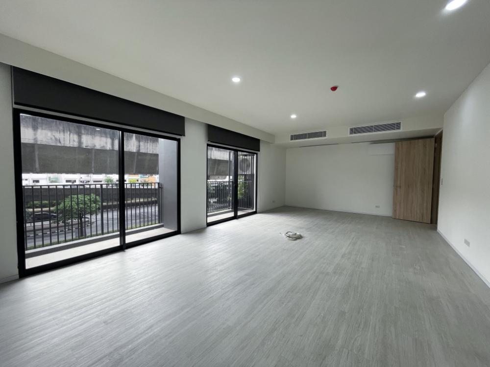 For RentOfficeSathorn, Narathiwat : Office for rent, Sathorn, Charoen Rat, near BTS surasak, 