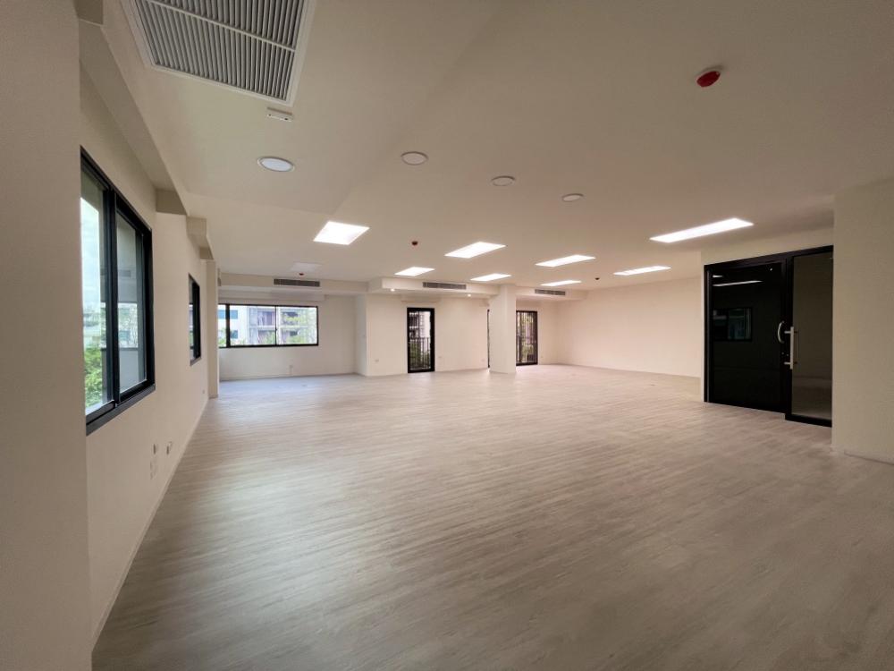 For RentOfficeSathorn, Narathiwat : Office for rent, Sathorn, Charoen Rat, near BTS surasak, 