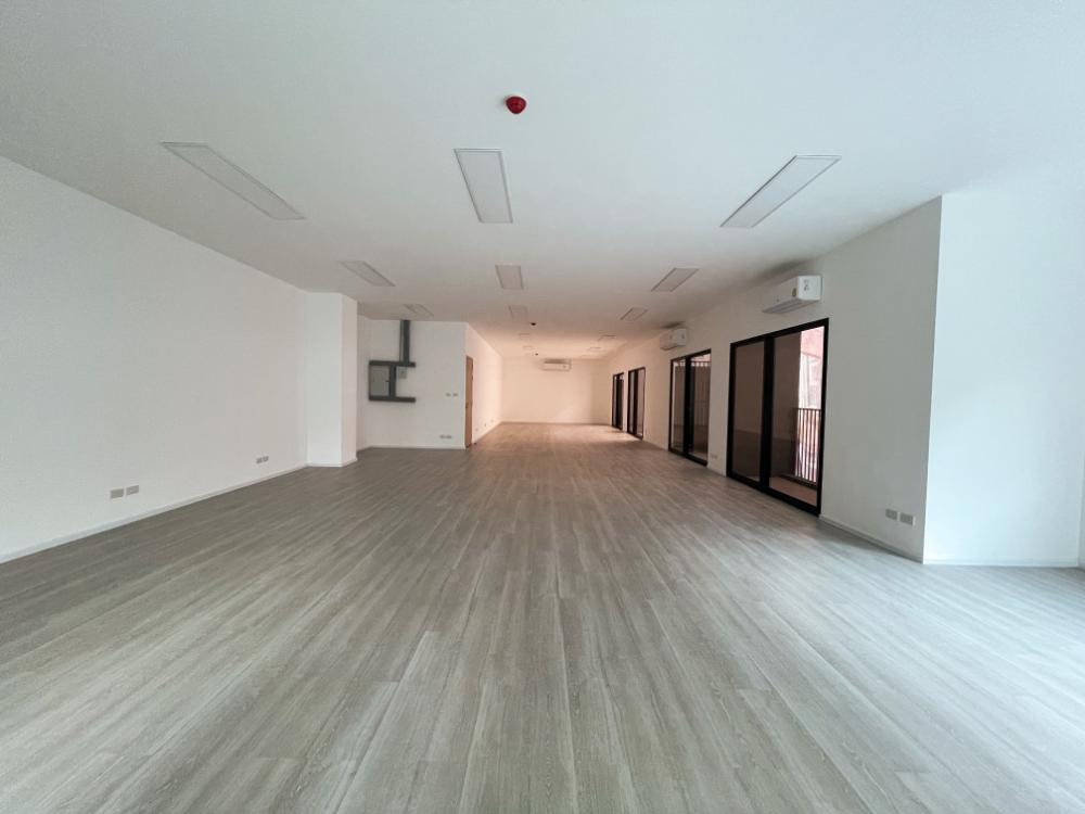 For RentOfficeSathorn, Narathiwat : Office for rent, Sathorn, Charoen Rat, near BTS surasak, 