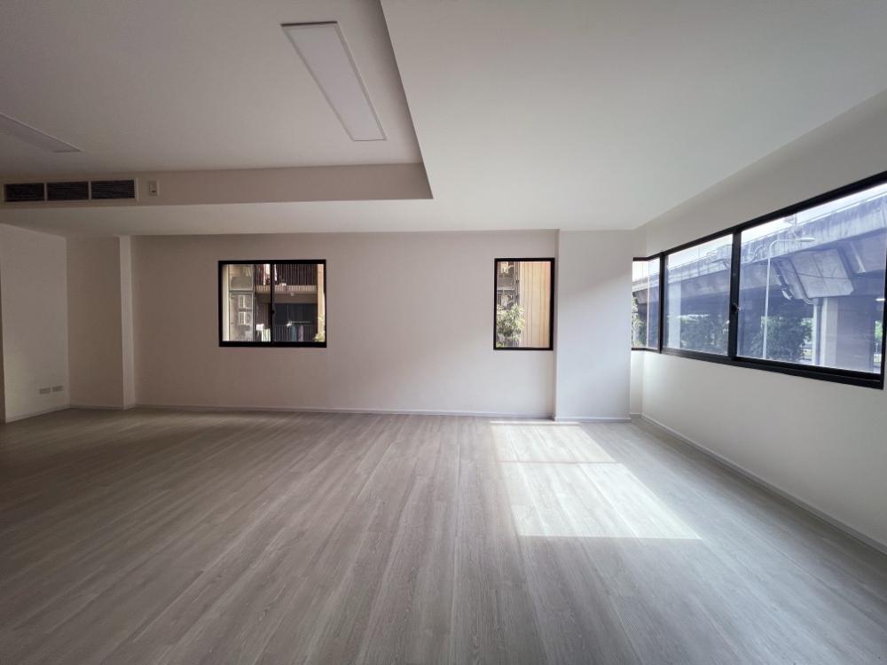 For RentOfficeSathorn, Narathiwat : Office for rent, Sathorn, Charoen Rat, near BTS surasak, 