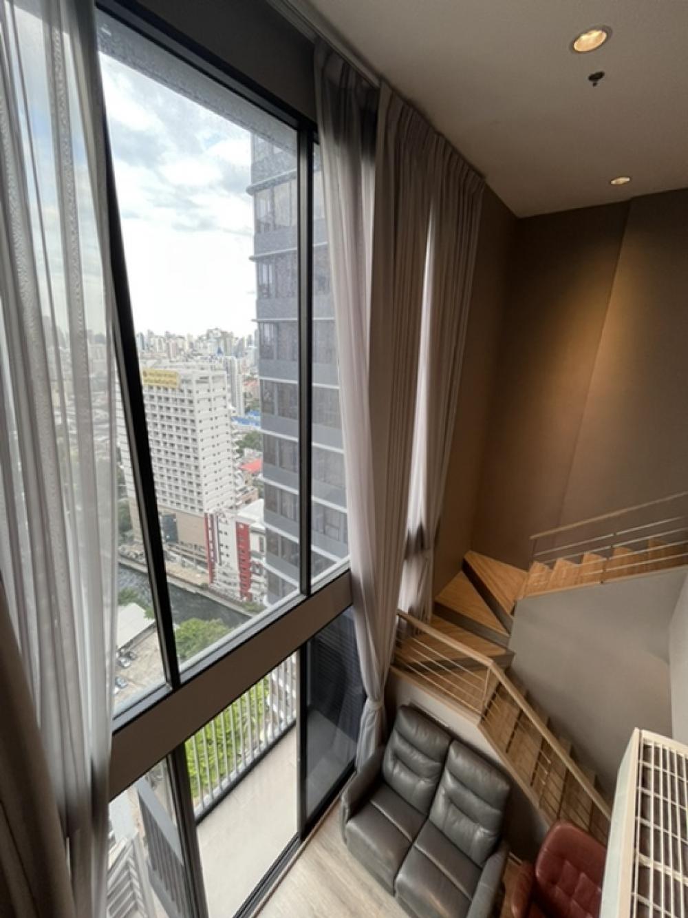 For RentCondoRama9, Petchburi, RCA : Luxury condo for rent, Ideo Mobi Asoke , Loft Type , fully furnished, ready to move in, luxury condo 200 m. to MRT phetchaburi