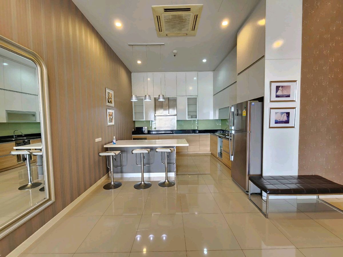ให้เช่าคอนโดพระราม 9 เพชรบุรีตัดใหม่ RCA : Condo Circle Phetchaburi 36 near MRT Phetchaburi, BTS Nana and Nana Nuea Pier