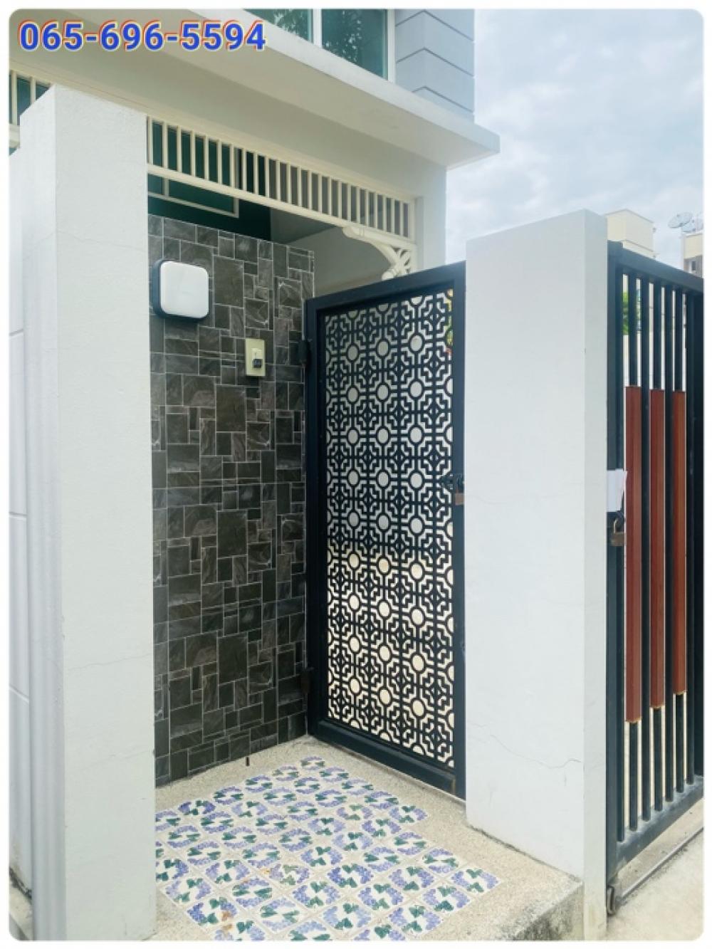 ขายทาวน์โฮมบางนา แบริ่ง ลาซาล : ลาซาล24 ทาวน์โฮม หลังริม 3.5 ชั้น ซอยลาซาล24