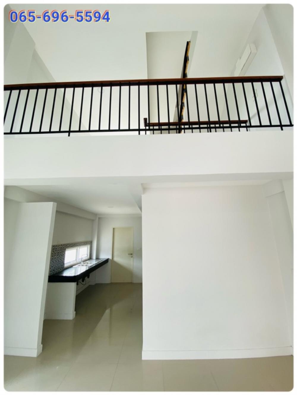 ขายทาวน์โฮมบางนา แบริ่ง ลาซาล : ลาซาล24 ทาวน์โฮม หลังริม 3.5 ชั้น ซอยลาซาล24