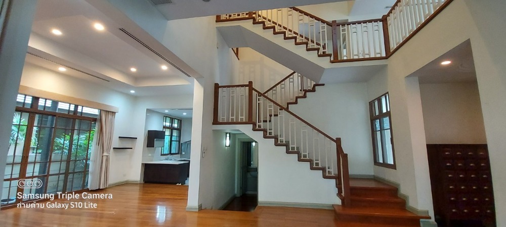 ให้เช่าบ้านอ่อนนุช อุดมสุข : Baan sansiri sukhumvit 67 for rent