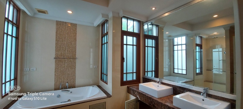 ให้เช่าบ้านอ่อนนุช อุดมสุข : Baan sansiri sukhumvit 67 for rent