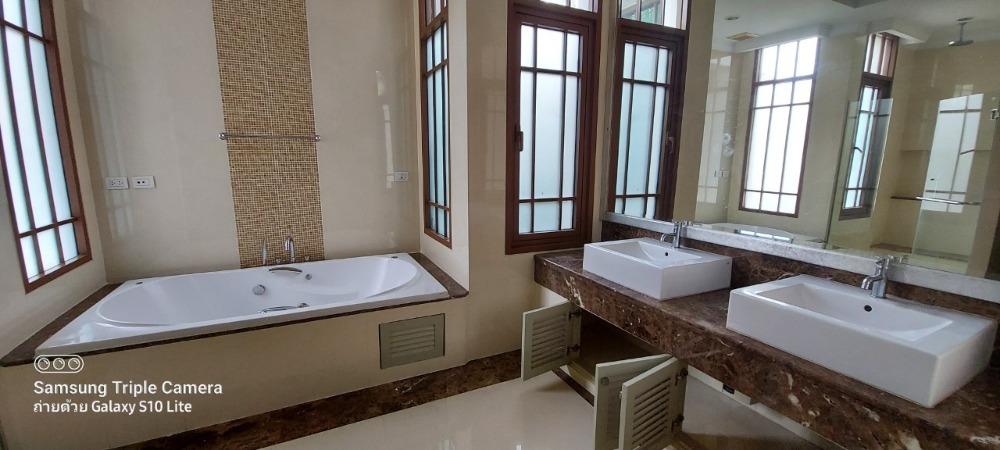 ให้เช่าบ้านอ่อนนุช อุดมสุข : Baan sansiri sukhumvit 67 for rent