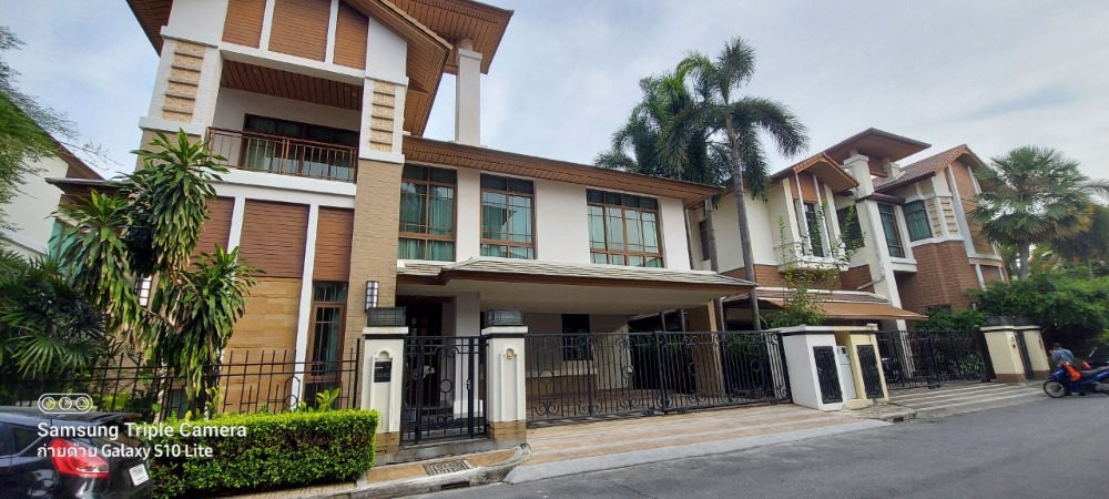 ให้เช่าบ้านอ่อนนุช อุดมสุข : Baan sansiri sukhumvit 67 for rent