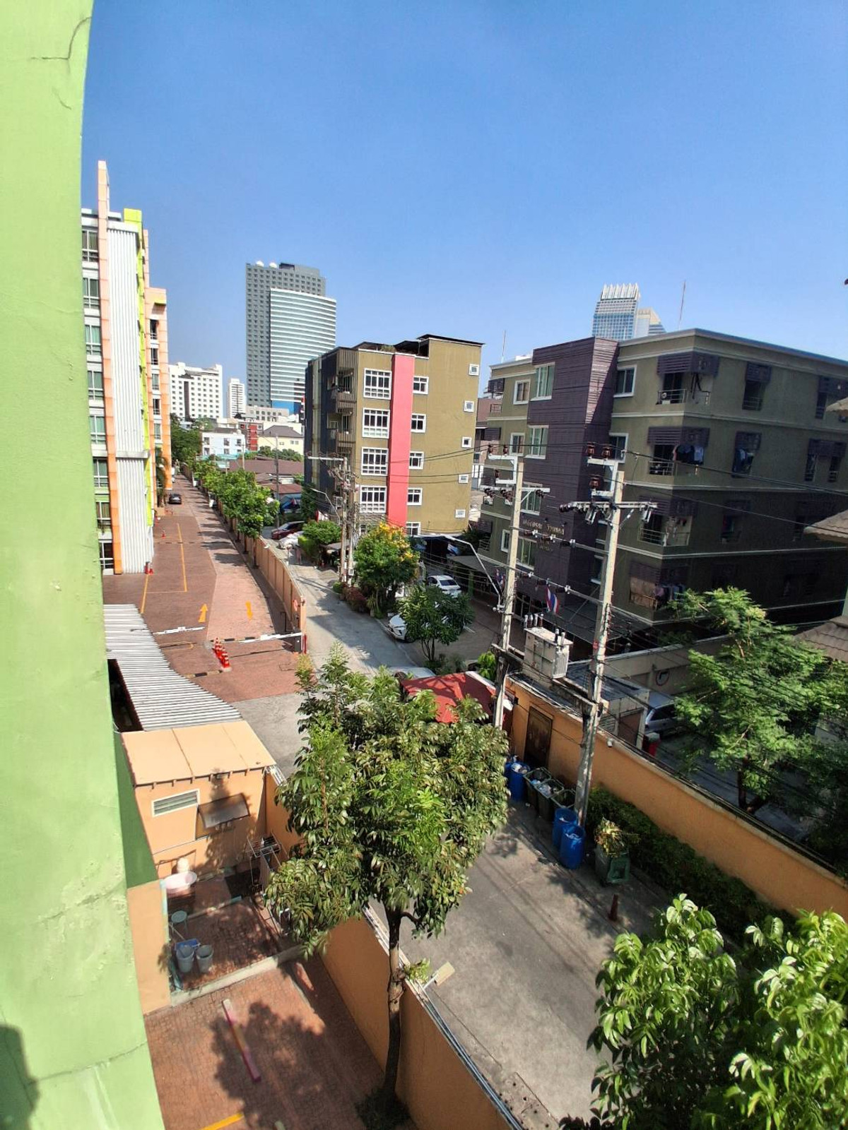 ให้เช่าคอนโดรัชดา ห้วยขวาง : ให้เช่าคอนโด เอมเมอรัลด์ เรสซิเดนท์ รัชดาชั้น 4 ตึก C ขนาด 23 ตร.ม สตูดิโอ 1 ห้องน้ำ #1995#