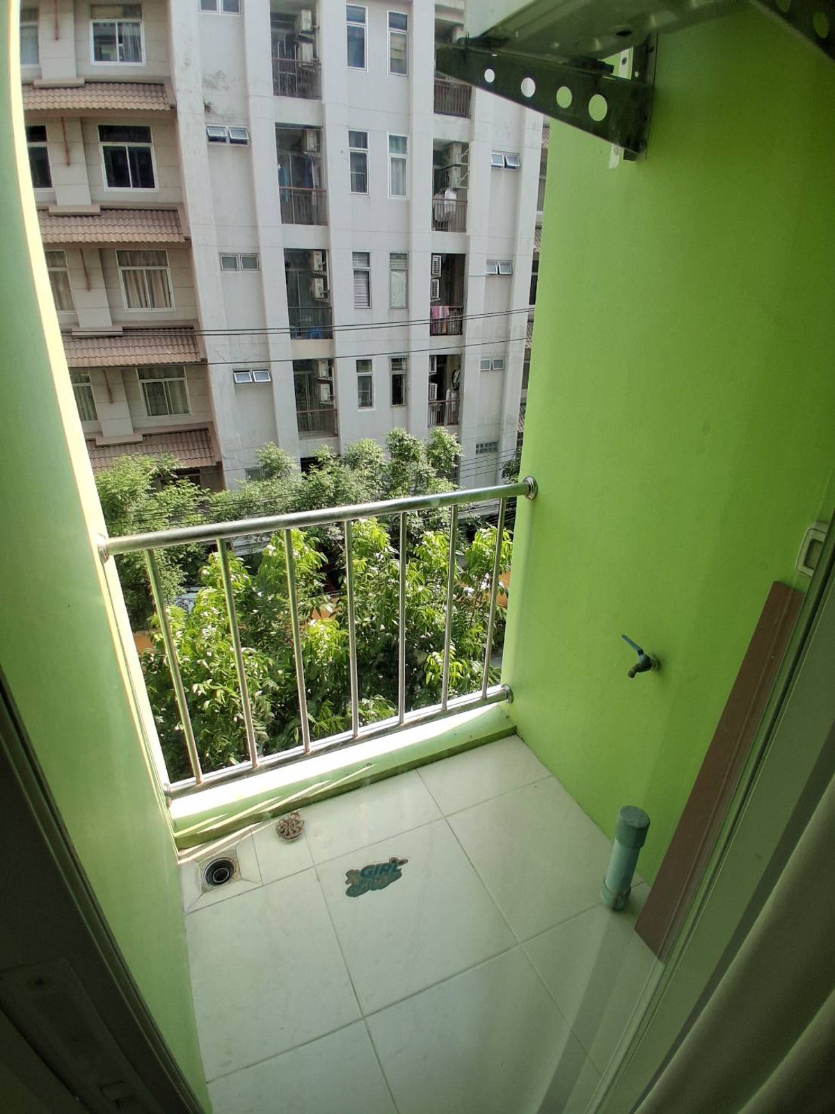 ให้เช่าคอนโดรัชดา ห้วยขวาง : ให้เช่าคอนโด เอมเมอรัลด์ เรสซิเดนท์ รัชดาชั้น 4 ตึก C ขนาด 23 ตร.ม สตูดิโอ 1 ห้องน้ำ #1995#