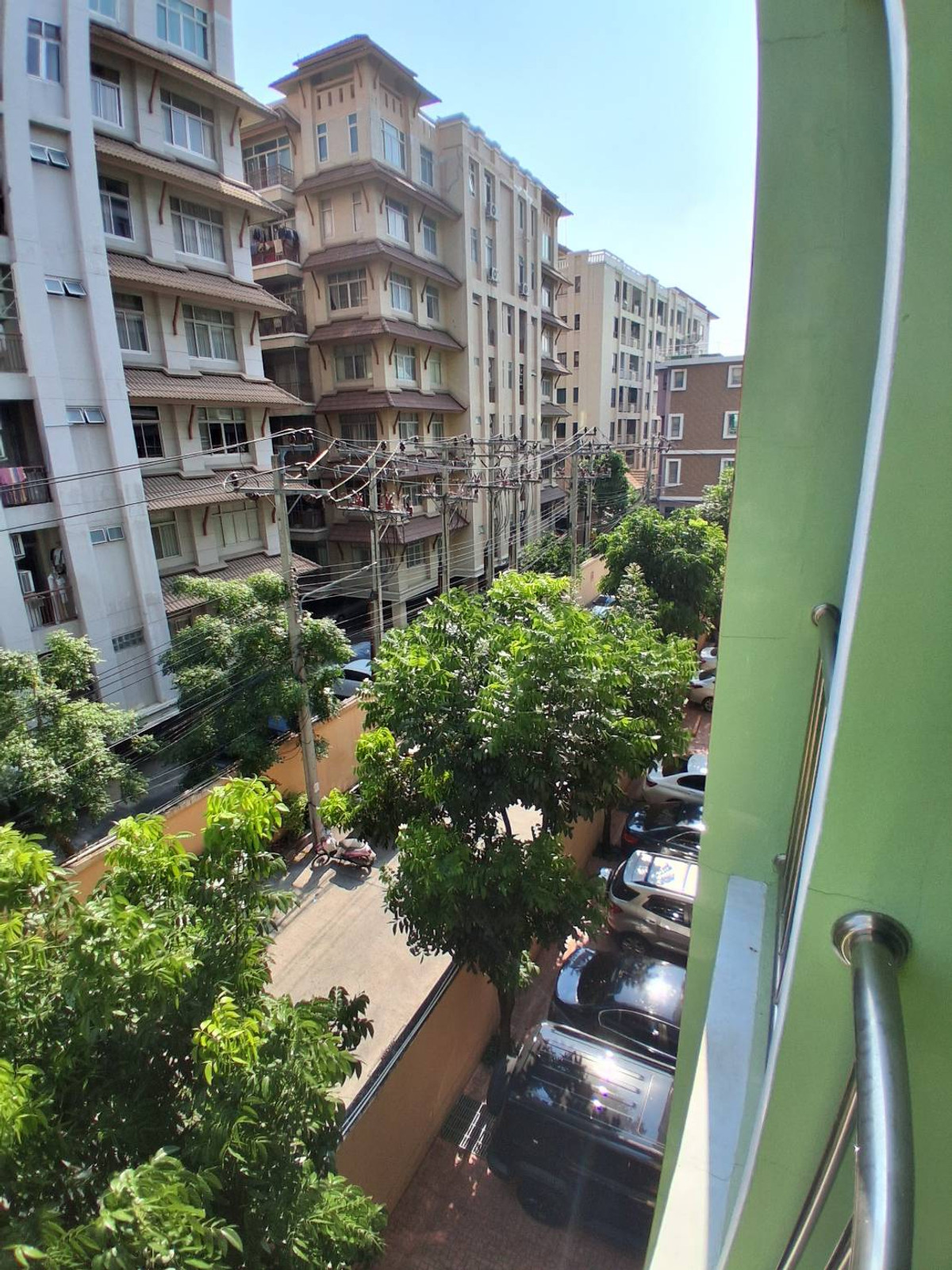 ให้เช่าคอนโดรัชดา ห้วยขวาง : ให้เช่าคอนโด เอมเมอรัลด์ เรสซิเดนท์ รัชดาชั้น 4 ตึก C ขนาด 23 ตร.ม สตูดิโอ 1 ห้องน้ำ #1995#