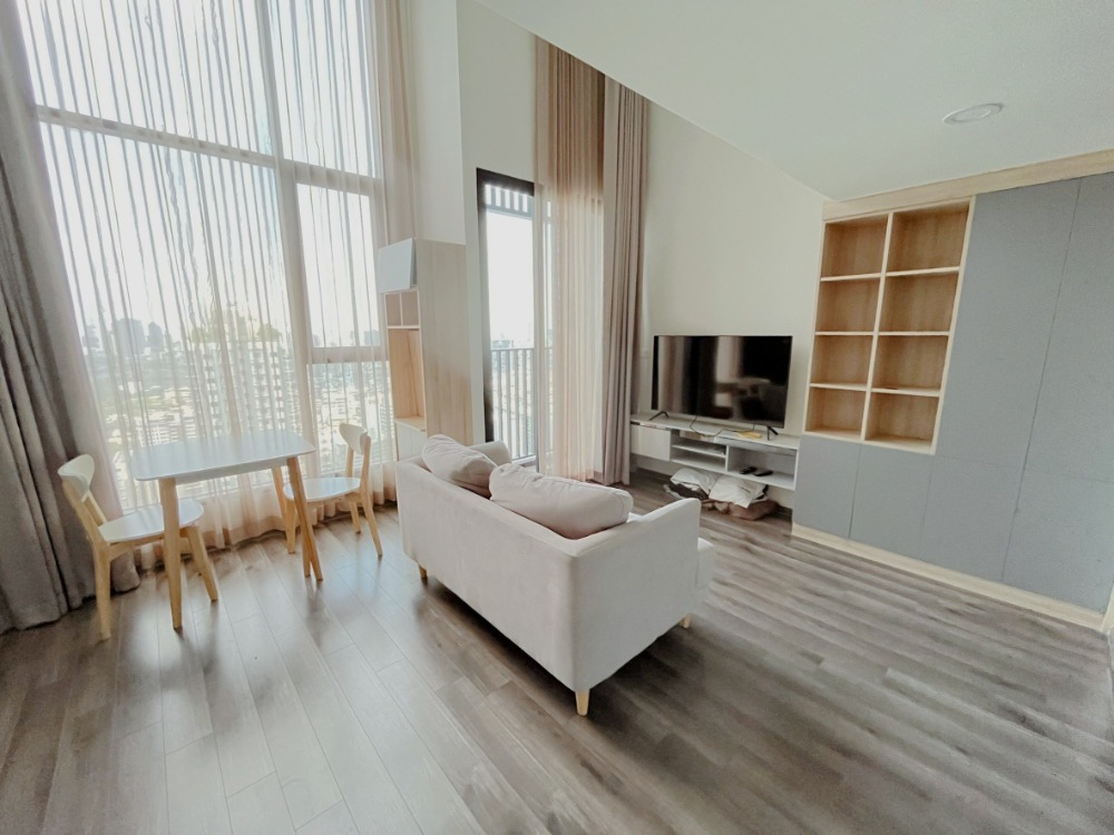 ให้เช่าคอนโดพระราม 9 เพชรบุรีตัดใหม่ RCA : ( ห้องวิวสวย!! )✅️Duplex 1 Bedroom 40 ตร.ม. Knightsbridge Space Rama 9 แยกพระราม 9 และ MRT สถานีพระราม 9