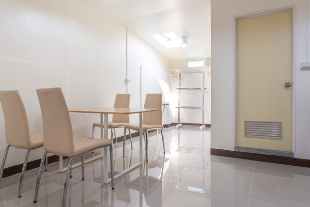 For RentHouseChiang Mai : Rent town house 1 story 20 sq.w. in Mahidol alley 1 Muaeng Chiang Mai (ALP-C-2003005)