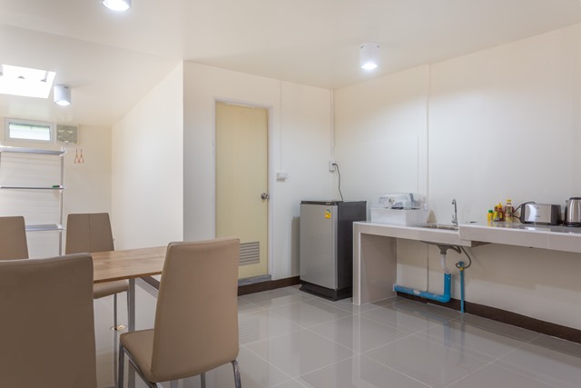 For RentHouseChiang Mai : Rent town house 1 story 20 sq.w. in Mahidol alley 1 Muaeng Chiang Mai (ALP-C-2003005)