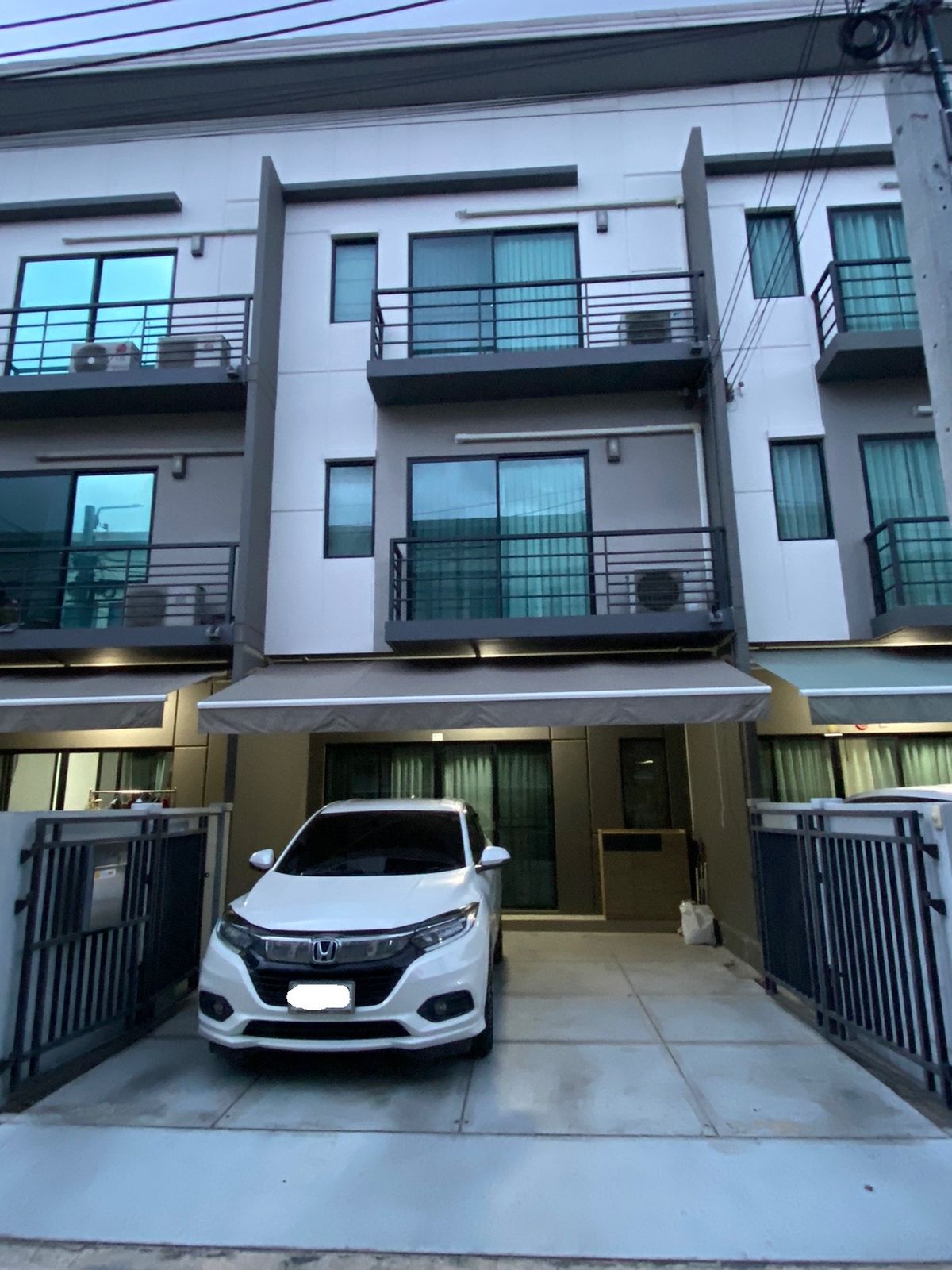 ขายทาวน์โฮมพระราม 5 ราชพฤกษ์ บางกรวย : (เจ้าของขายเอง)🏡ขายด่วน!! บ้านกลางเมืองราชพฤกษ์-พระราม5 ทาวน์โฮม 3ชั้น 3นอน 3น้ำ ต่อเติมครัวไทยพร้อมใช้งาน ติดถ.นครอินทร์ แมคโครพระราม5 โลตัสนครอินทร์ แต่งสวย เฟอร์เครื่องใช้ไฟฟ้าครบ