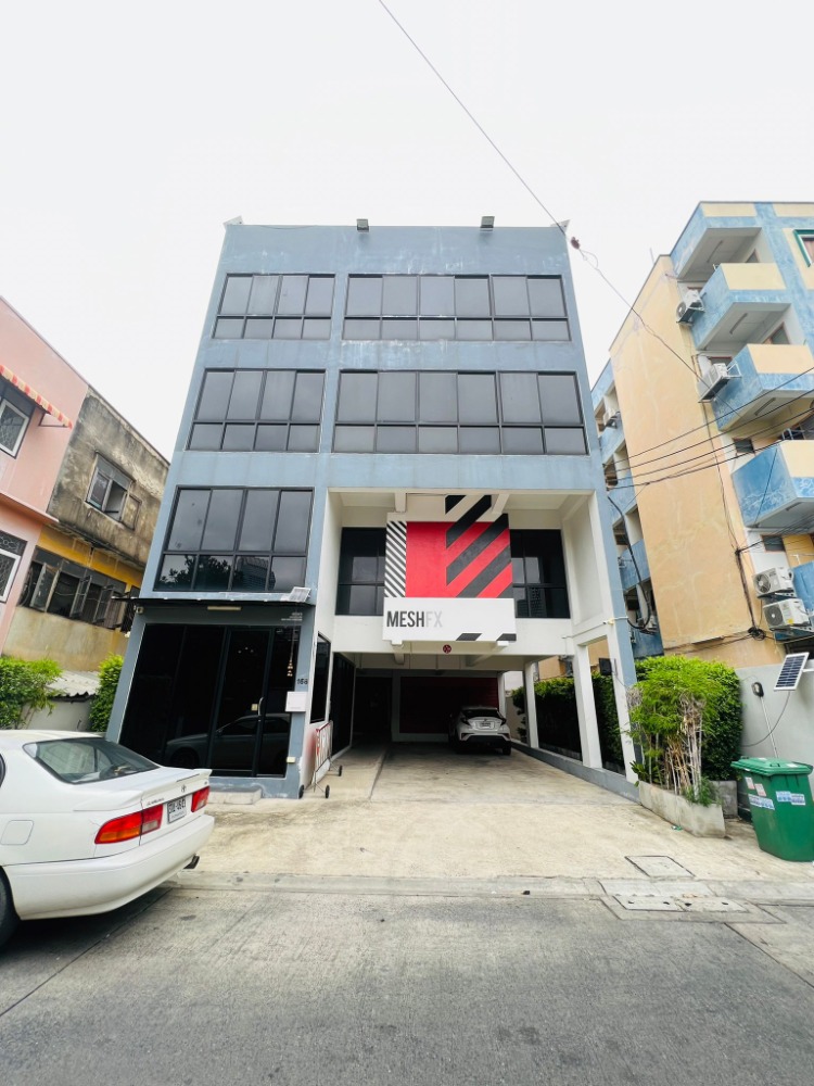 ขายสำนักงานรัชดา ห้วยขวาง : Office for rent/sale อาคารสำนักงานใกล้  MRT.ศุนย์วัฒนธรรม รัชดาภิเษก  ซอย 7 The street เข้าออกได้หลายทาง ใกล้ทางด่วน อาคาร 4 ชั้น พร้อมลิฟท์ ที่จอดรถ 7 คัน