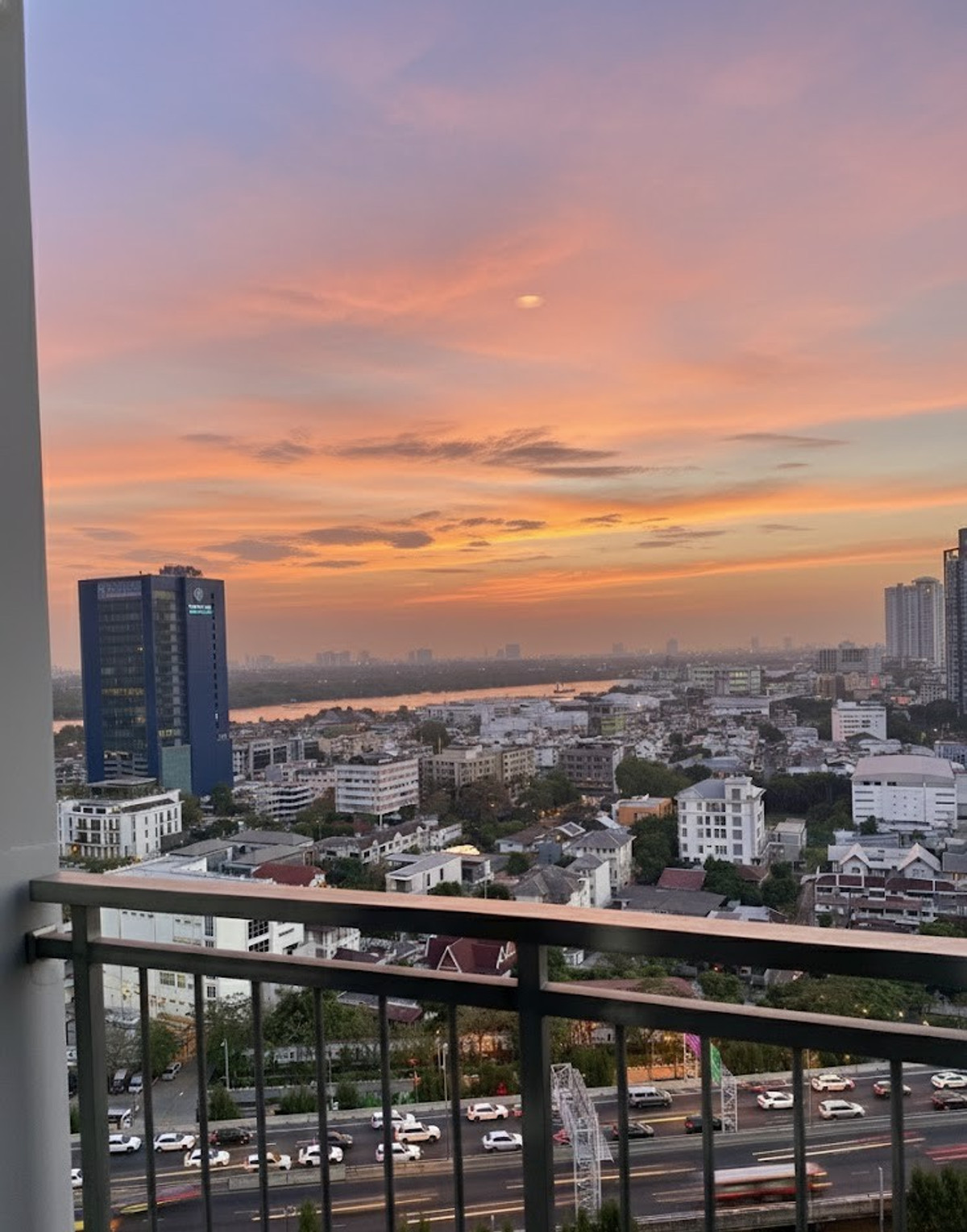 ให้เช่าคอนโดสาทร นราธิวาส : 🔥 Rare Item! ห้องใหญ่สะใจ 50 ตร.ม. วิวแม่น้ำสวยมาก  🔥 คอนโด Supalai Lite รัชดา-นราธิวาส-สาทร 