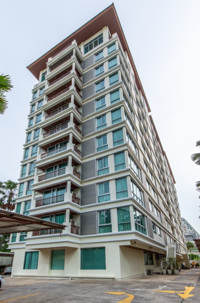 For RentCondoSathorn, Narathiwat : #PetFriendly Sathorn Gallery Residences Silom Area, large Unit 270sqm.  Rent 120,000Baht.