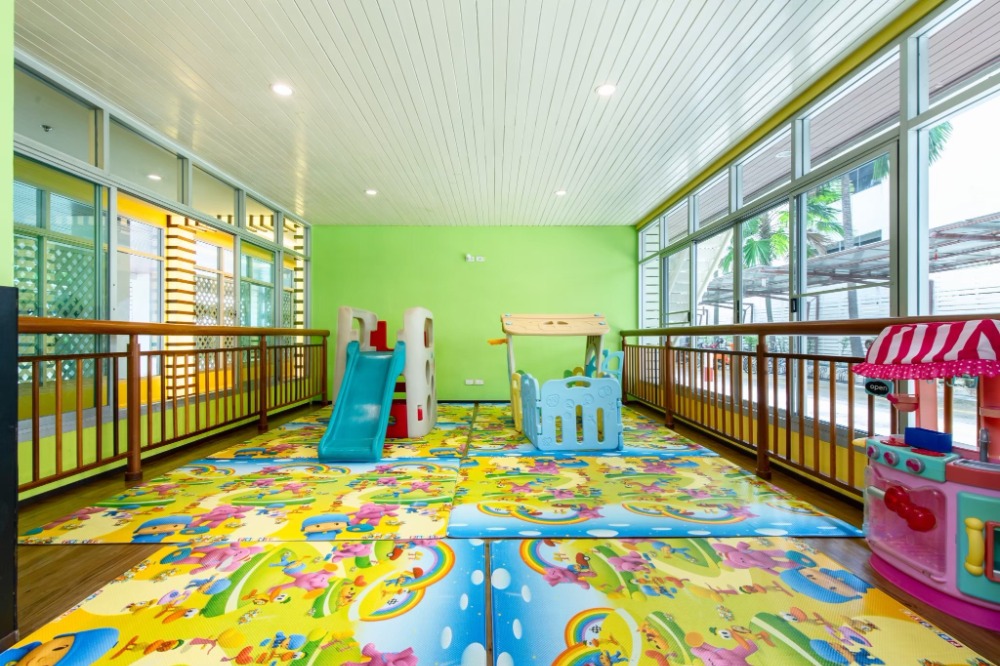 For RentCondoSathorn, Narathiwat : #PetFriendly Sathorn Gallery Residences Silom Area, large Unit 270sqm.  Rent 120,000Baht.