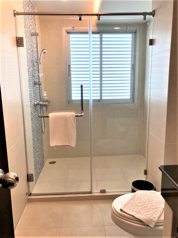 For RentCondoSathorn, Narathiwat : #PetFriendly Sathorn Gallery Residences Silom Area, large Unit 270sqm.  Rent 120,000Baht.