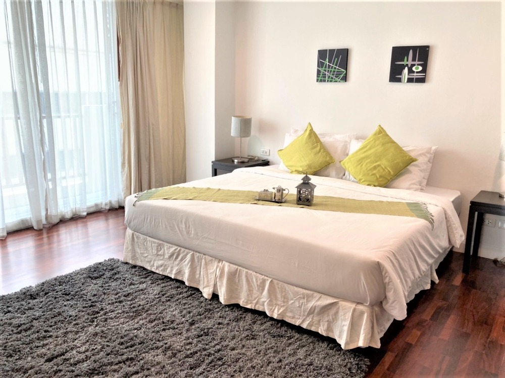 For RentCondoSathorn, Narathiwat : #PetFriendly Sathorn Gallery Residences Silom Area, large Unit 270sqm.  Rent 120,000Baht.