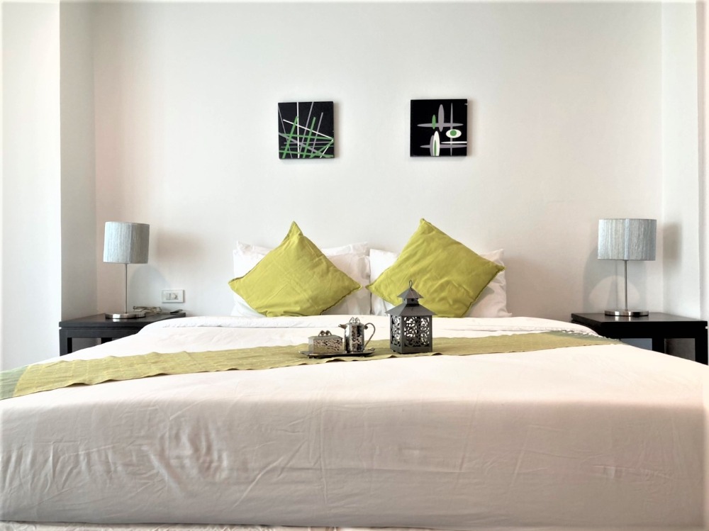 For RentCondoSathorn, Narathiwat : #PetFriendly Sathorn Gallery Residences Silom Area, large Unit 270sqm.  Rent 120,000Baht.