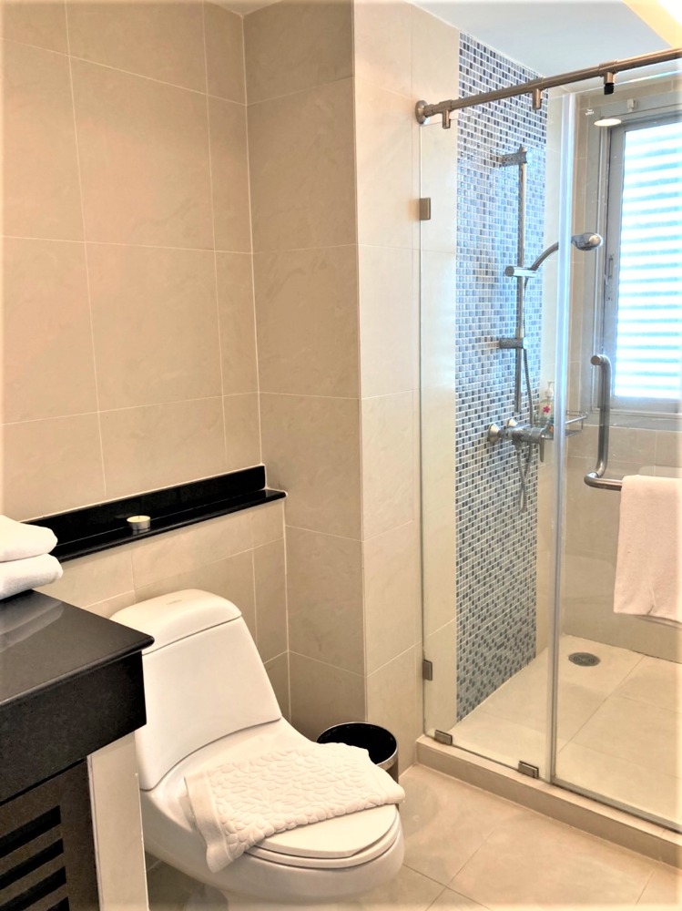 For RentCondoSathorn, Narathiwat : #PetFriendly Sathorn Gallery Residences Silom Area, large Unit 270sqm.  Rent 120,000Baht.