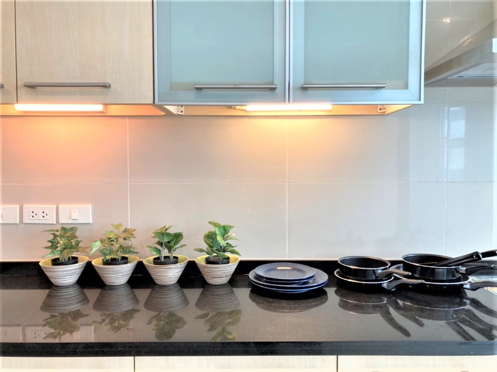 For RentCondoSathorn, Narathiwat : #PetFriendly Sathorn Gallery Residences Silom Area, large Unit 270sqm.  Rent 120,000Baht.