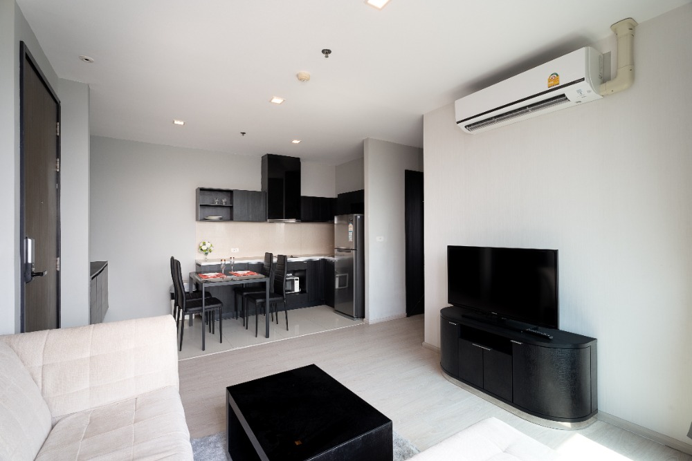 For RentCondoOnnut, Udomsuk : 🔥For Rent Now! 🔥Rhythm 44/1, 2 bedrooms, 2 bathrooms. Fully furnished and equipped with appliances. Ready to move in. Conveniently located just 100 meters from BTS Phra Khanong. ❗