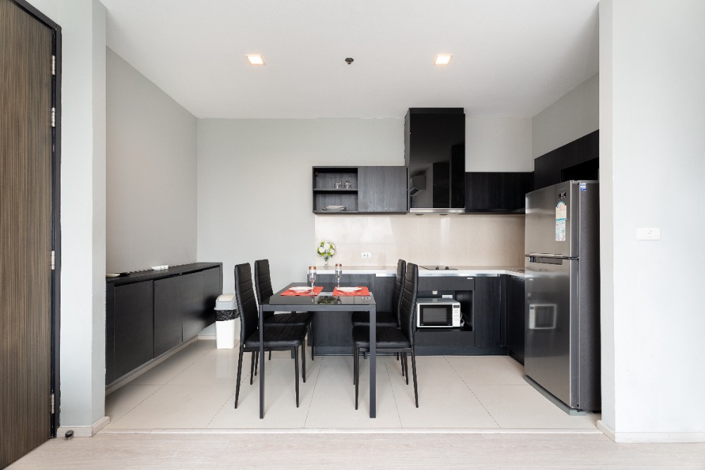 For RentCondoOnnut, Udomsuk : 🔥For Rent Now! 🔥Rhythm 44/1, 2 bedrooms, 2 bathrooms. Fully furnished and equipped with appliances. Ready to move in. Conveniently located just 100 meters from BTS Phra Khanong. ❗