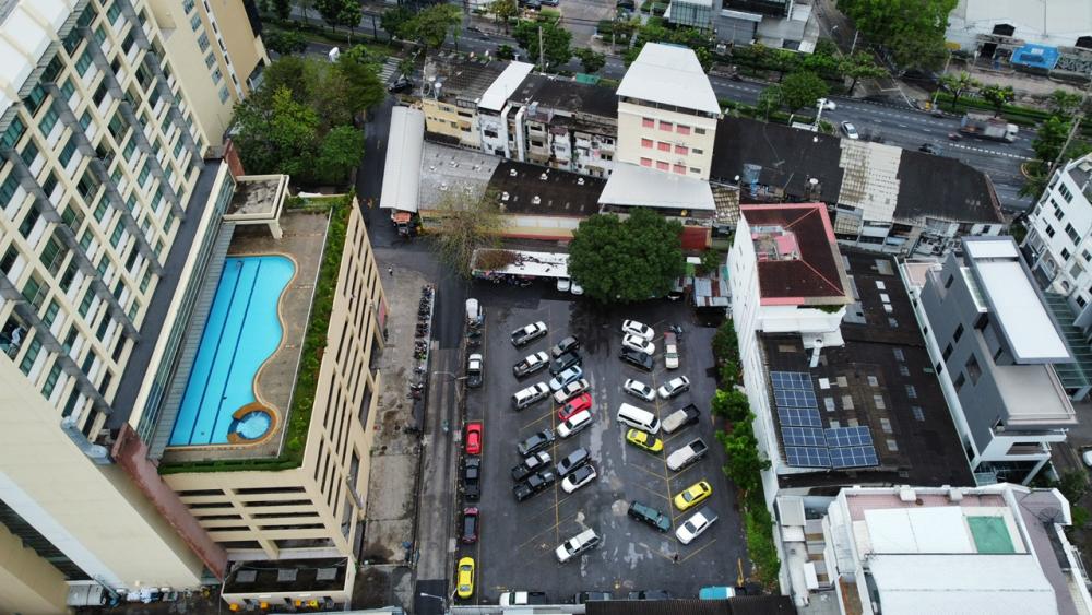 ขายที่ดินคลองเตย กล้วยน้ำไท : ที่ดิน 1 ไร่เศษ 462 ตารางวา ริมถนนพระราม 4 อยู่ติดกับโรงพยาบาลเทพธารินทร์ เข้าออกได้สามทาง