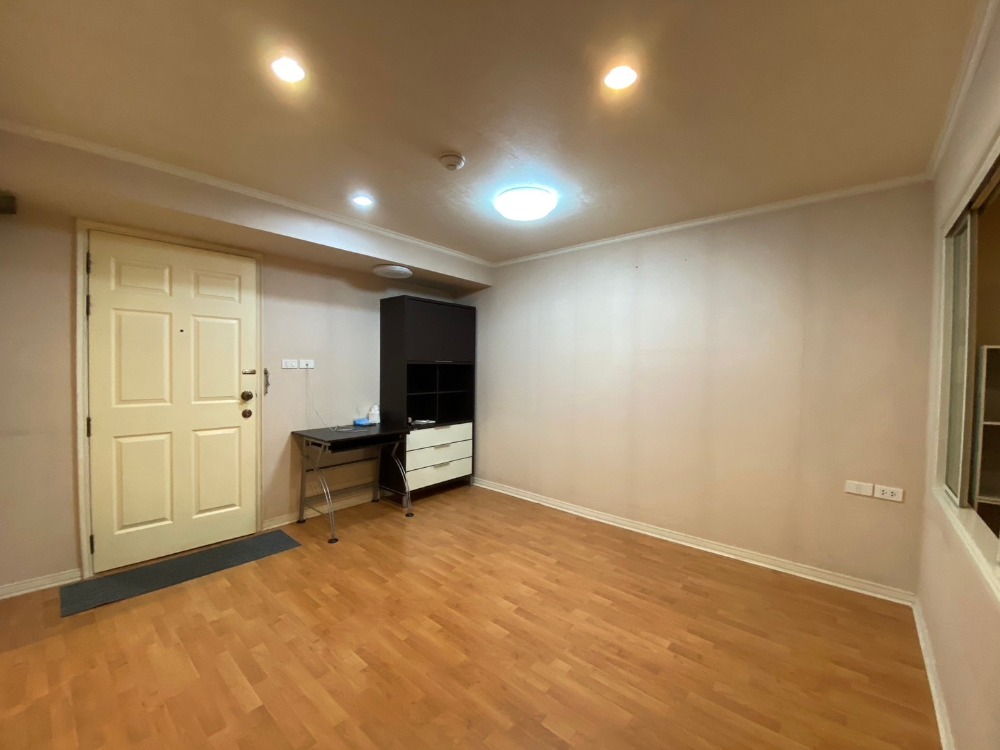 For SaleCondoRatchadapisek, Huaikwang, Suttisan : 🌳 Condo for selling at Lumpini Ville Cultural Center, size 35 sq.m., 1 bed, at A2 Please contact to see the room at 0993529495