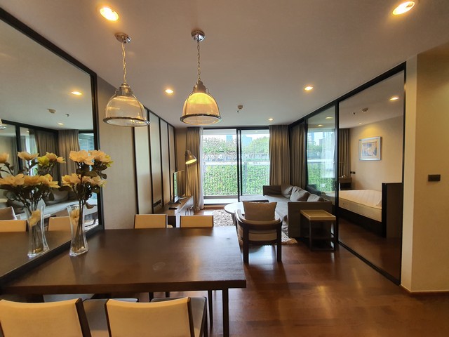 ให้เช่าคอนโดสาทร นราธิวาส : Condo The Hudson Sathorn 7 in the heart of Sathorn. It is a 12-storey condo project