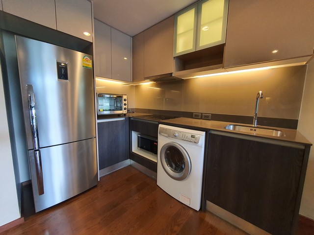 ให้เช่าคอนโดสาทร นราธิวาส : Condo The Hudson Sathorn 7 in the heart of Sathorn. It is a 12-storey condo project