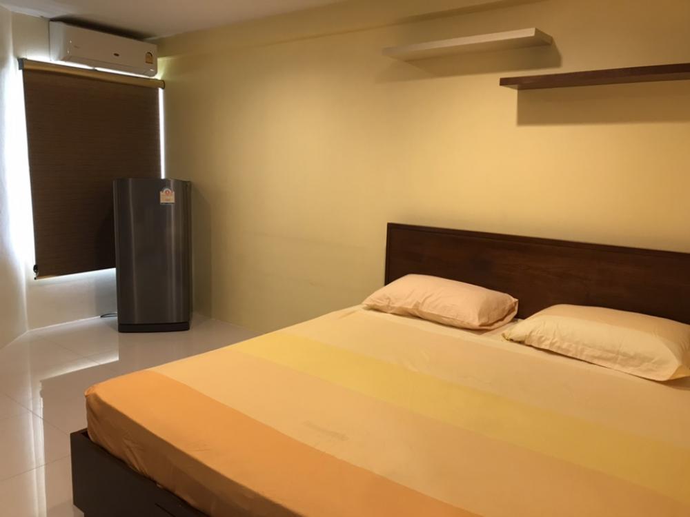 For RentCondoKasetsart, Ratchayothin : Condo for rent, convenient travel, just a few minutes from the BTS, fully furnished. Ready to move in immediately, make an appointment to see the room at NITI. Price is negotiable, minimum contract is 1 year. If interested, chat or call.