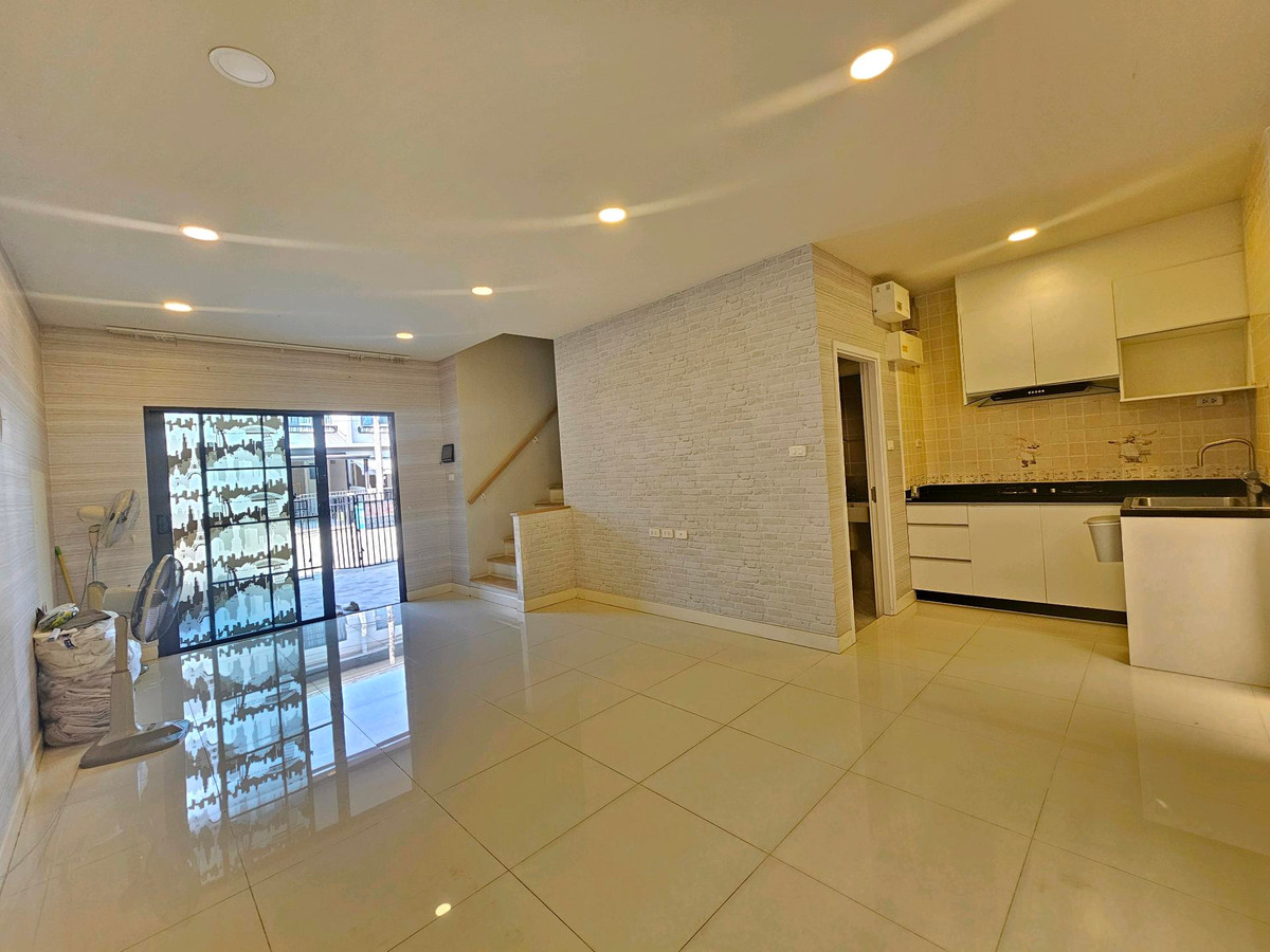 For SaleTownhomeBangna, Bearing, Lasalle : Britannia Mega Town Bangna Bang Kaeo Bua Nakarin Mega Bangna Srinakarin