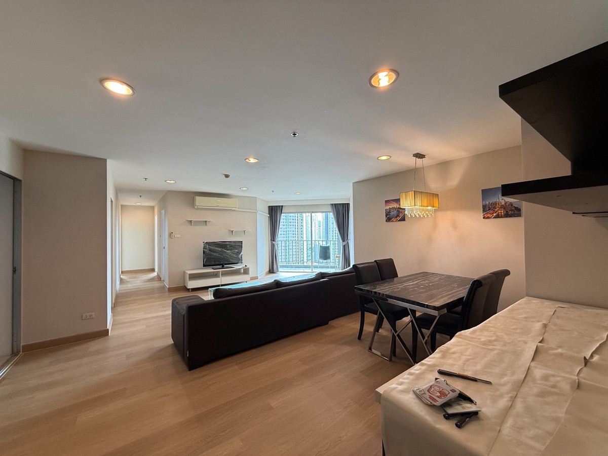 For RentCondoRama9, Petchburi, RCA : FOR RENT at BELLE GRAND RAMA9 type 3 bedroom 2 bathroom at building B , plz contact to visit 092-4297949