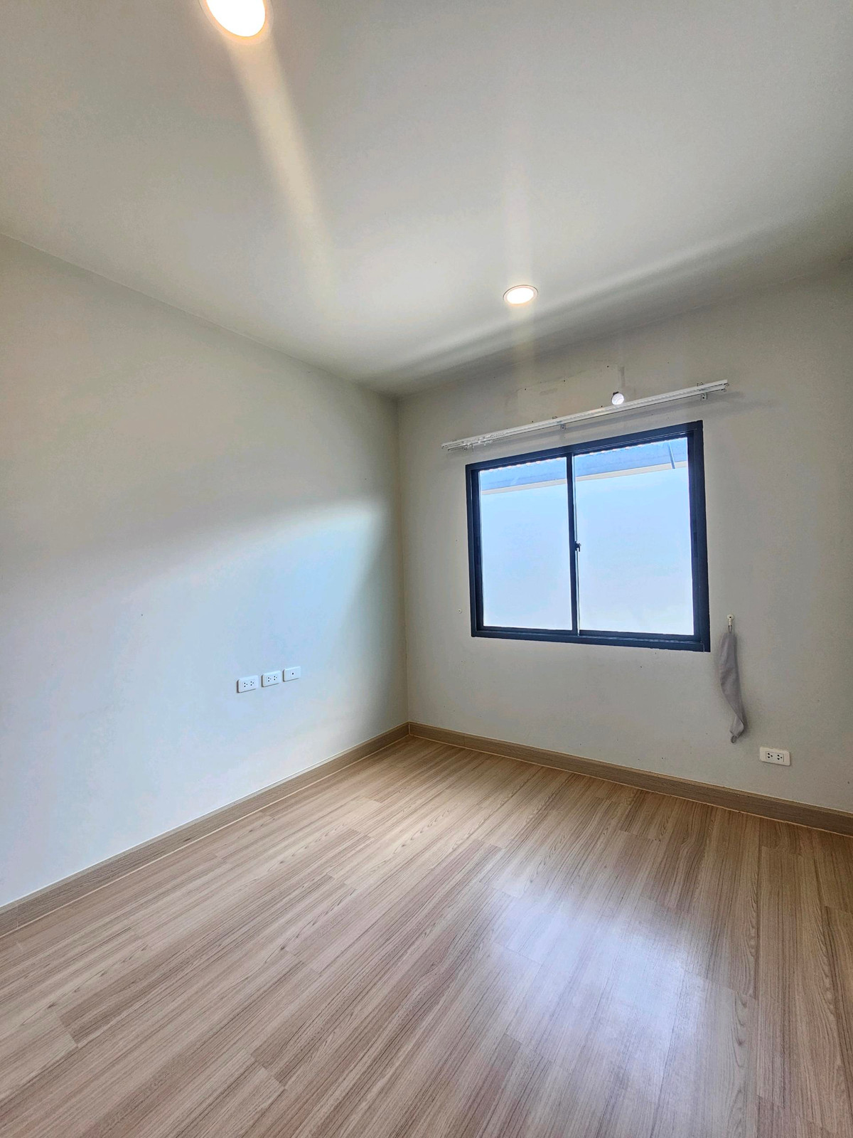 For SaleTownhomeBangna, Bearing, Lasalle : Britannia Mega Town Bangna Bang Kaeo Bua Nakarin Mega Bangna Srinakarin