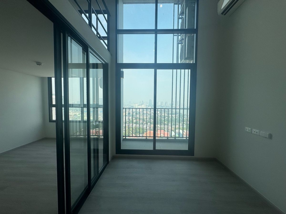 For SaleCondoPinklao, Charansanitwong : High floor Chao Phraya River view room, ideo charan70 project, hybrid room, size 50 square meters, price 5.39 million baht. Interested in viewing the room, call/line: 0646428664 Patch